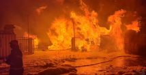 Рядом с IKEA крупное возгорание: пожарные пока не могут взять ситуацию под контроль